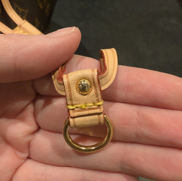 Louis Vuitton Monogram Canvas Tote in Brown with Tan Trim - Picture 10 of 10